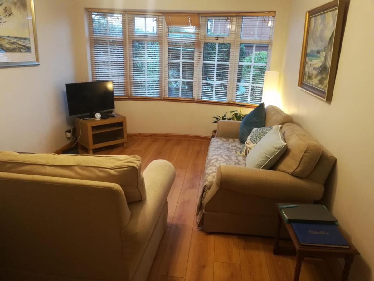 Cosy Apartment Holywood  Ngoại thất bức ảnh