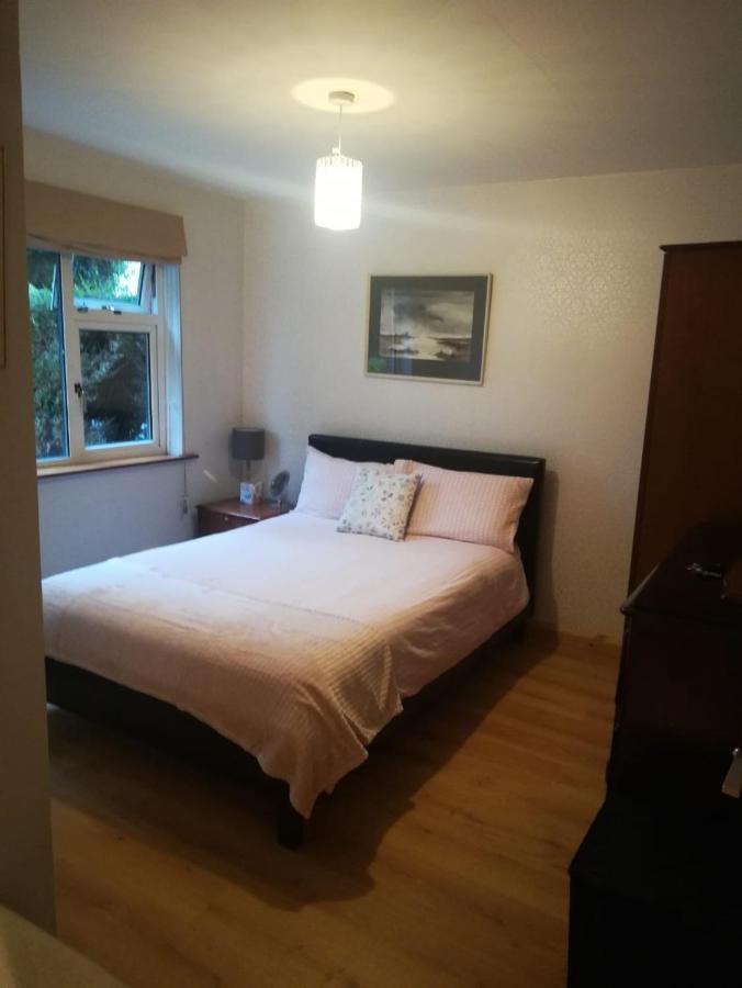 Cosy Apartment Holywood  Ngoại thất bức ảnh